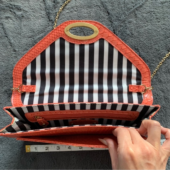 Gianni Bini Faux Gator Clutch - Picture 6 of 8